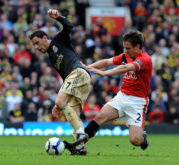 以强硬的防 以强硬的防